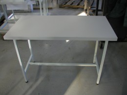 4037 Vychystávací stolek