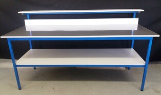 Stůl s nerez deskou